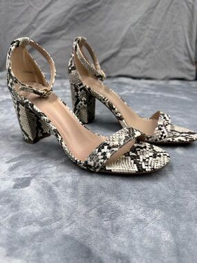 Dream Pairs Snakeskin Strappy Patterned Heels